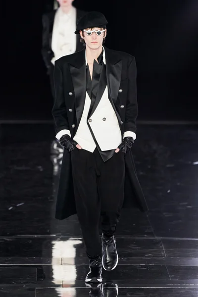 Look 1